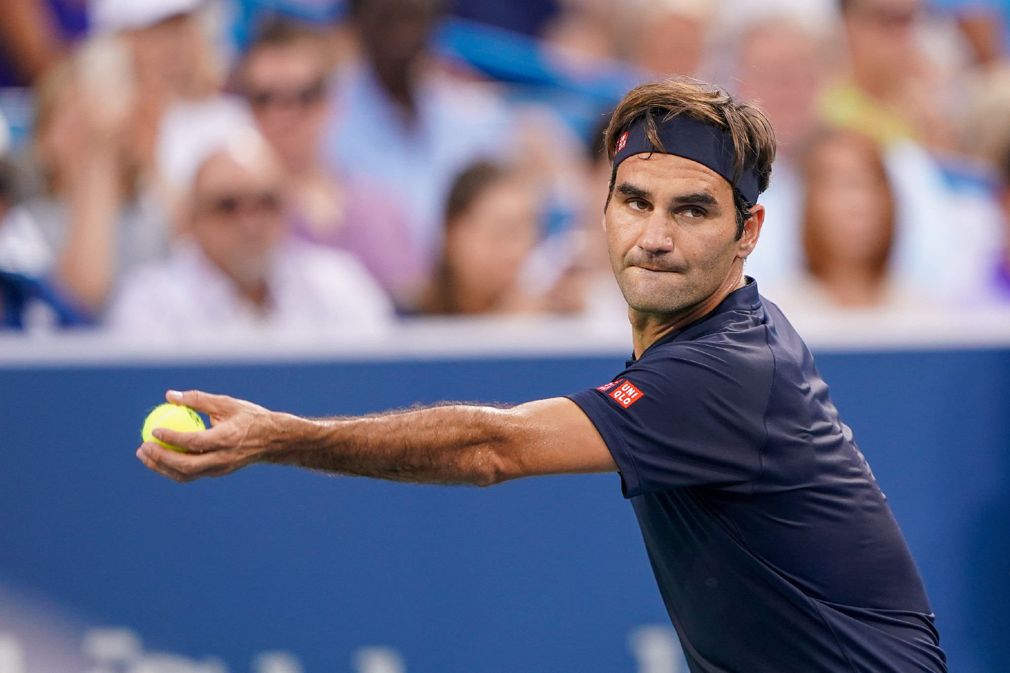 而另一名被 而另一名被